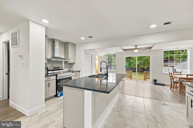 77 FOREST LANE RD, Fredericksburg, VA 22405
