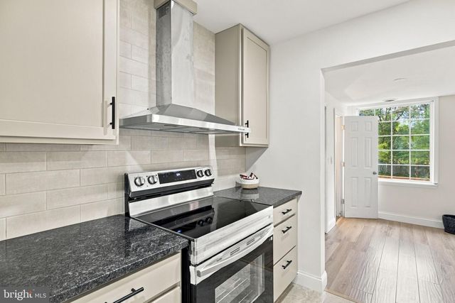 77 FOREST LANE RD, Fredericksburg, VA 22405