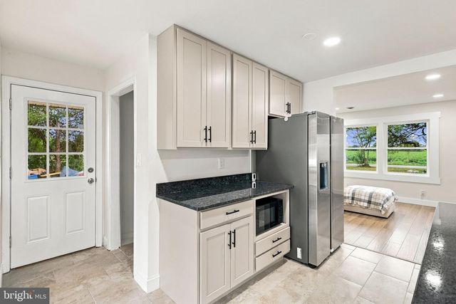 77 FOREST LANE RD, Fredericksburg, VA 22405