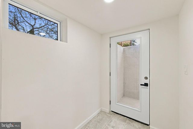 77 FOREST LANE RD, Fredericksburg, VA 22405