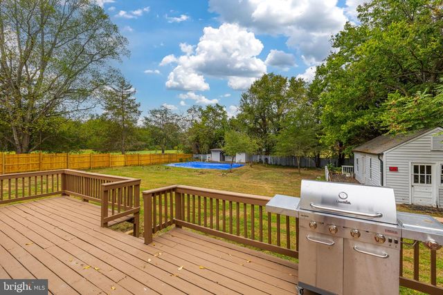 77 FOREST LANE RD, Fredericksburg, VA 22405