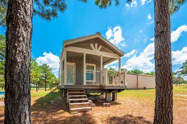 212 Meuth Cemetery RD, Red Rock, TX 78662