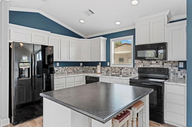 212 Meuth Cemetery RD, Red Rock, TX 78662