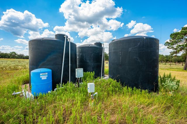 212 Meuth Cemetery RD, Red Rock, TX 78662