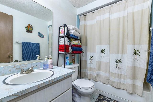 12095 102ND AVENUE, Seminole, FL 33778