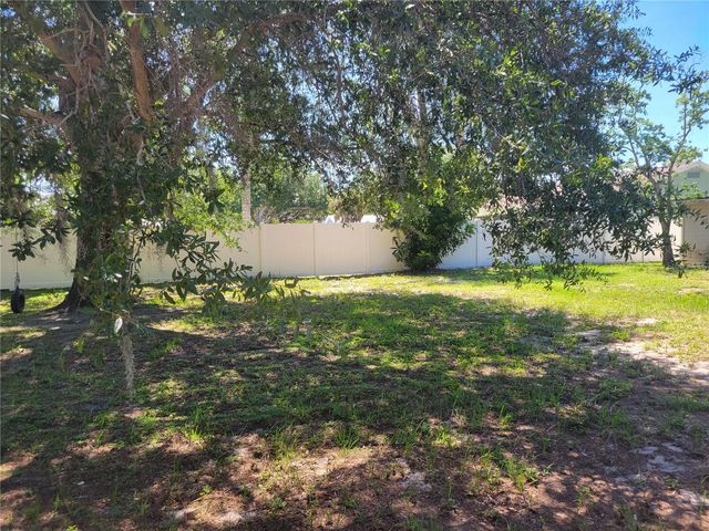 12095 102ND AVENUE, Seminole, FL 33778