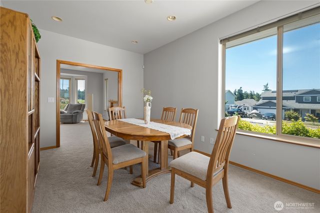 2175 SW Rock Rose Drive, Oak Harbor, WA 98277