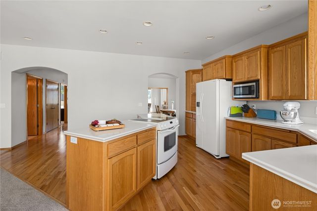 2175 SW Rock Rose Drive, Oak Harbor, WA 98277