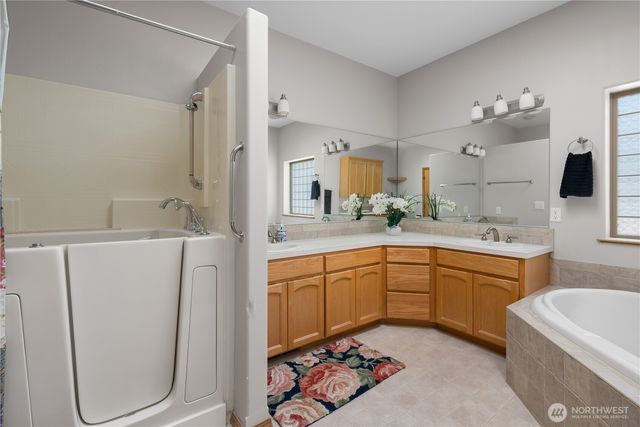2175 SW Rock Rose Drive, Oak Harbor, WA 98277