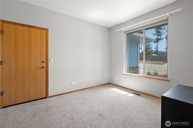 2175 SW Rock Rose Drive, Oak Harbor, WA 98277