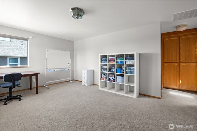2175 SW Rock Rose Drive, Oak Harbor, WA 98277