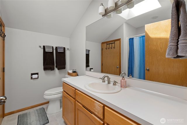 2175 SW Rock Rose Drive, Oak Harbor, WA 98277