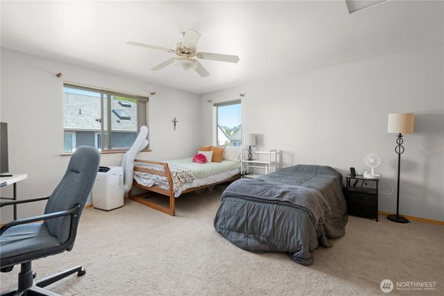2175 SW Rock Rose Drive, Oak Harbor, WA 98277