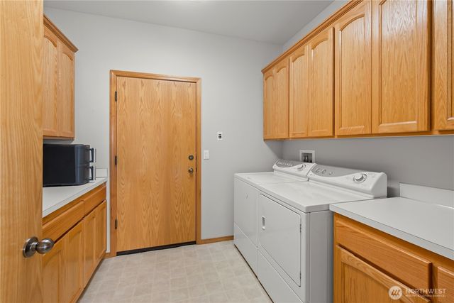 2175 SW Rock Rose Drive, Oak Harbor, WA 98277