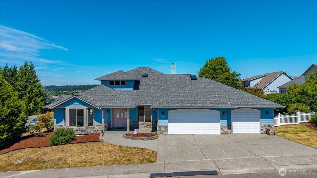 2175 SW Rock Rose Drive, Oak Harbor, WA 98277