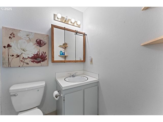 1649 Ne KANE Dr, Gresham, OR 97030