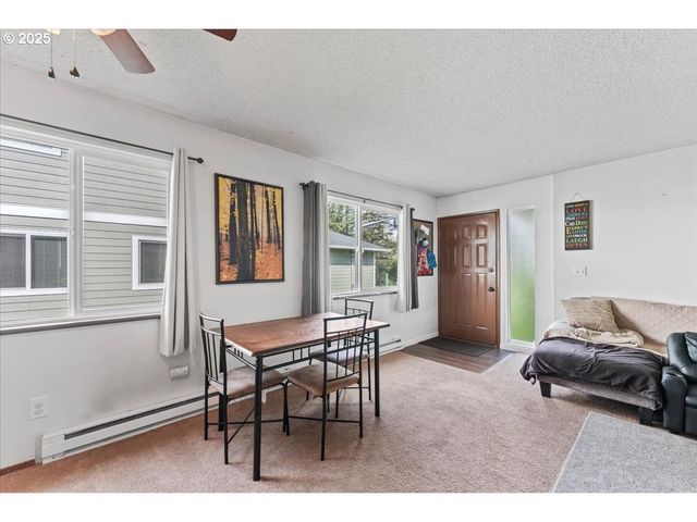 1649 Ne KANE Dr, Gresham, OR 97030