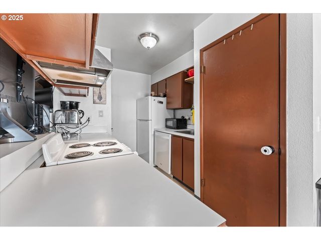 1649 Ne KANE Dr, Gresham, OR 97030