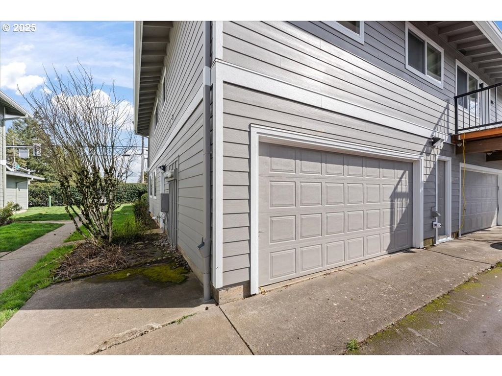1649 Ne KANE Dr, Gresham, OR 97030