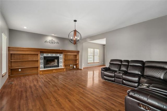 20865 Poplar Court, Spring Hill, KS 66083