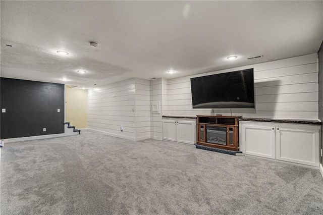 20865 Poplar Court, Spring Hill, KS 66083