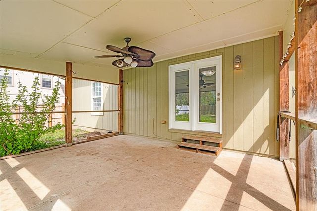 20865 Poplar Court, Spring Hill, KS 66083