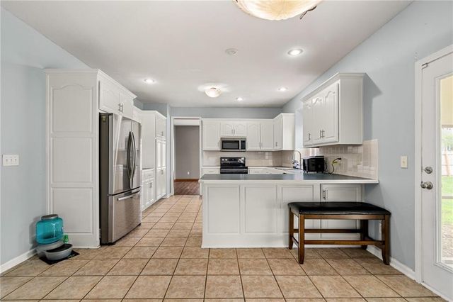 20865 Poplar Court, Spring Hill, KS 66083