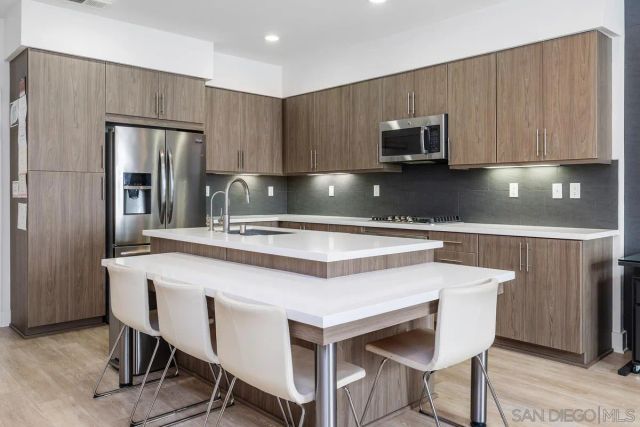 2622 Aperture Cir, San Diego, CA 92108