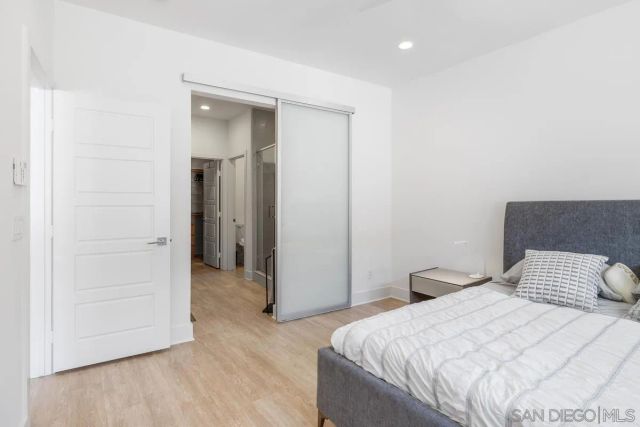 2622 Aperture Cir, San Diego, CA 92108
