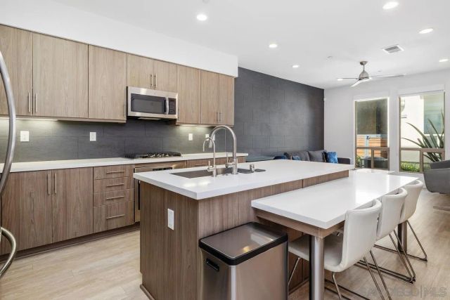 2622 Aperture Cir, San Diego, CA 92108