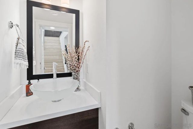 2622 Aperture Cir, San Diego, CA 92108