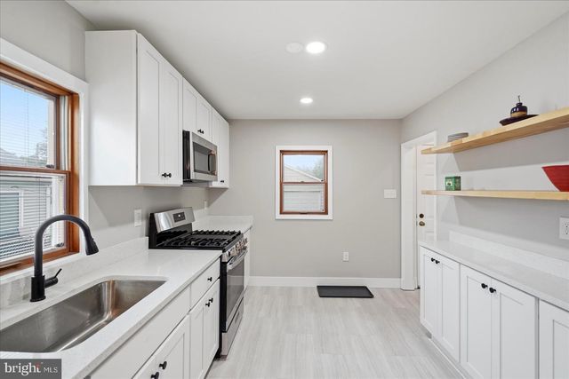 210 MOUNTAIN RD, Linthicum Heights, MD 21090