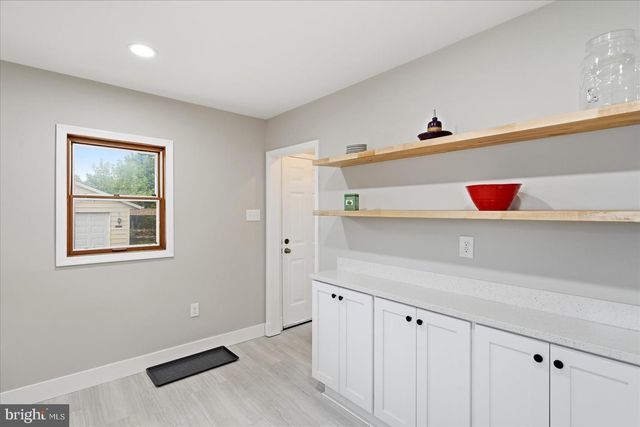 210 MOUNTAIN RD, Linthicum Heights, MD 21090