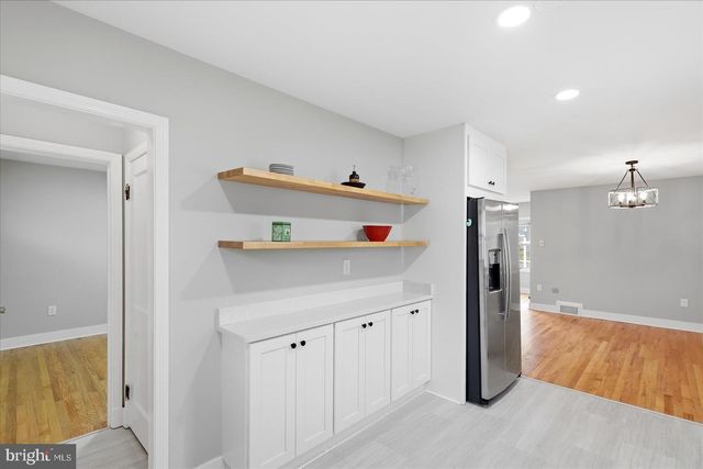 210 MOUNTAIN RD, Linthicum Heights, MD 21090