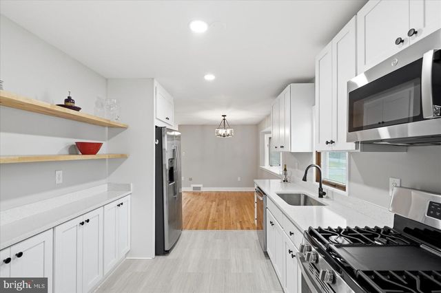 210 MOUNTAIN RD, Linthicum Heights, MD 21090