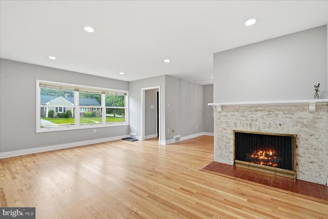 210 MOUNTAIN RD, Linthicum Heights, MD 21090