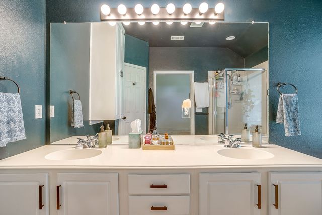 3925 Glenwyck Drive, North Richland Hills, TX 76180