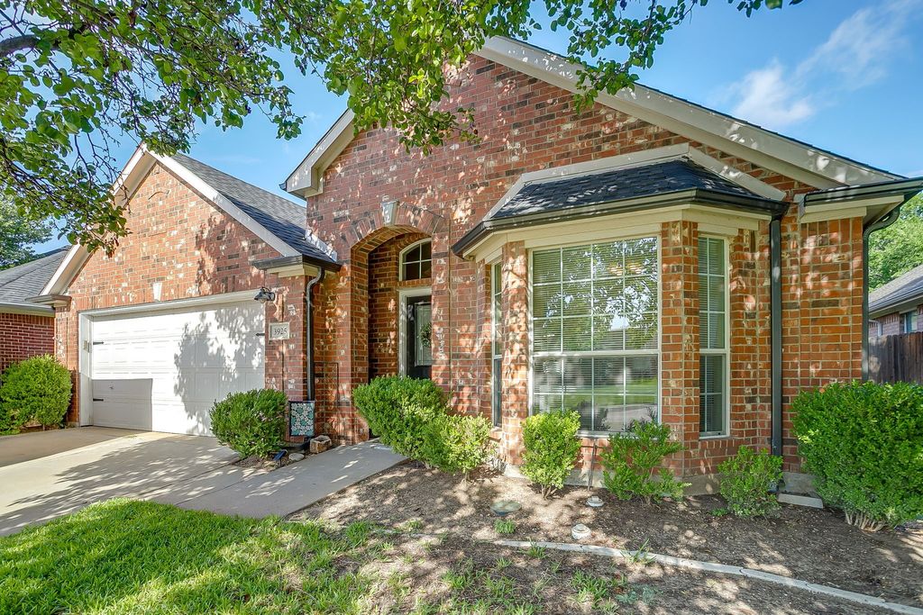 3925 Glenwyck Drive, North Richland Hills, TX 76180