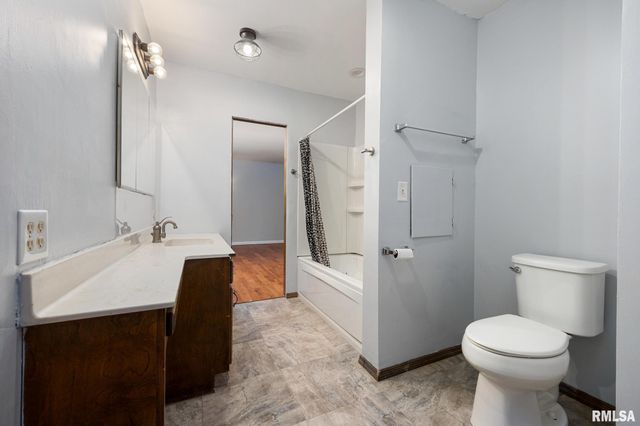 1315 STRAESSER Lane, Creve Coeur, IL 61610