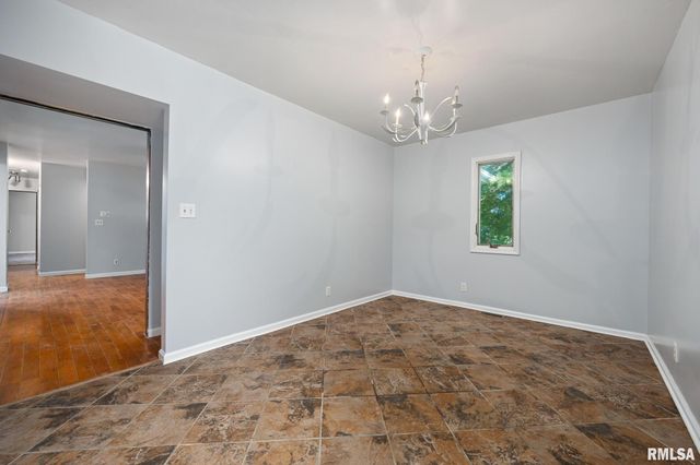 1315 STRAESSER Lane, Creve Coeur, IL 61610