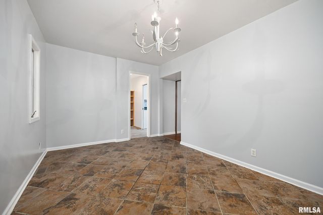 1315 STRAESSER Lane, Creve Coeur, IL 61610