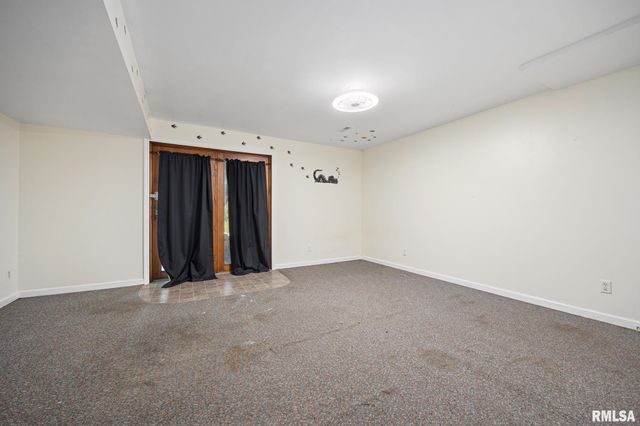 1315 STRAESSER Lane, Creve Coeur, IL 61610