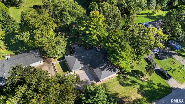 1315 STRAESSER Lane, Creve Coeur, IL 61610