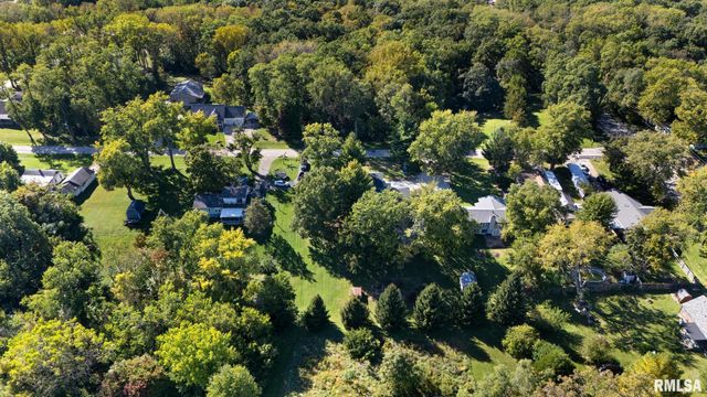 1315 STRAESSER Lane, Creve Coeur, IL 61610