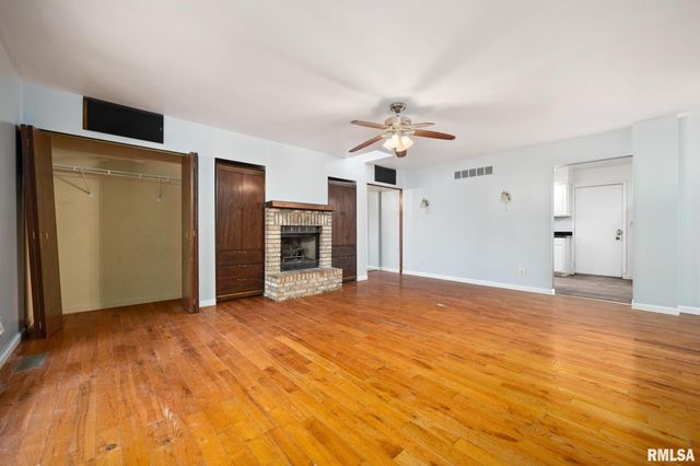 1315 STRAESSER Lane, Creve Coeur, IL 61610