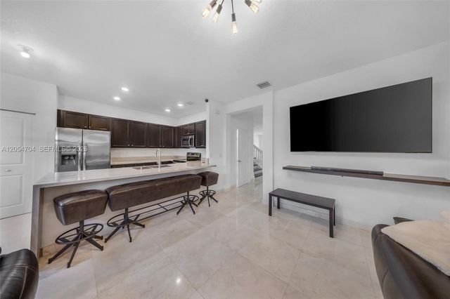 20674 NE 2nd Ct, Miami, FL 33179