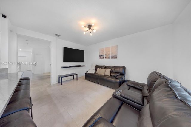 20674 NE 2nd Ct, Miami, FL 33179