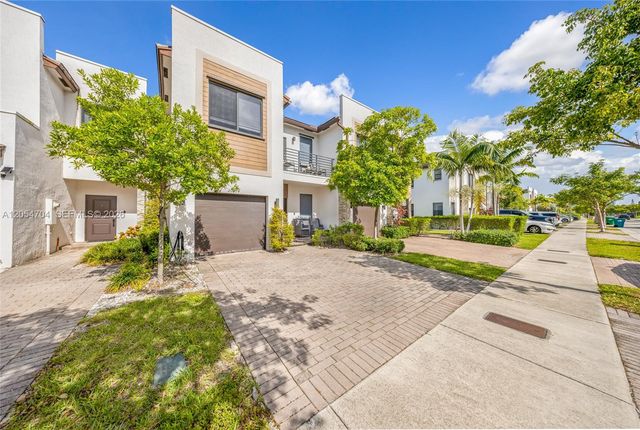 20674 NE 2nd Ct, Miami, FL 33179