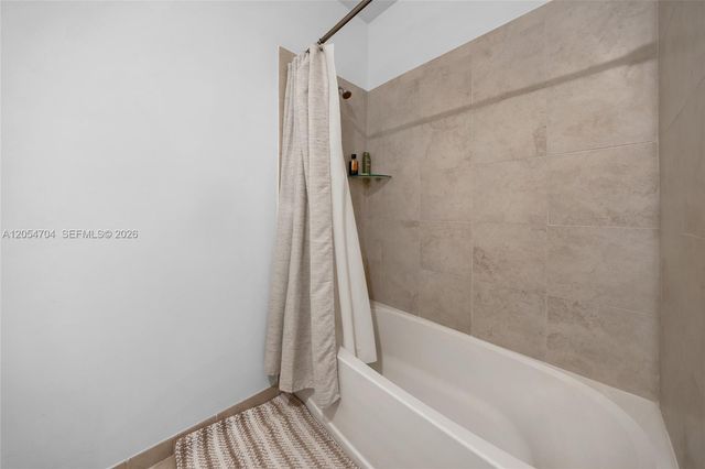 20674 NE 2nd Ct, Miami, FL 33179