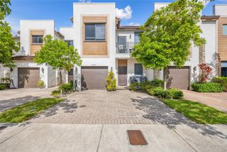 20674 NE 2nd Ct, Miami, FL 33179